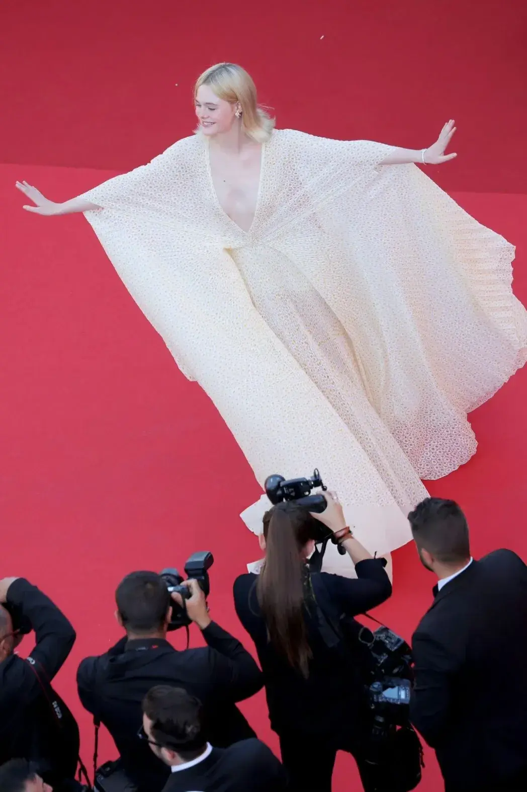 2021春夏街拍_春夏街拍衣服搭配图片_2024春夏时尚街拍图片