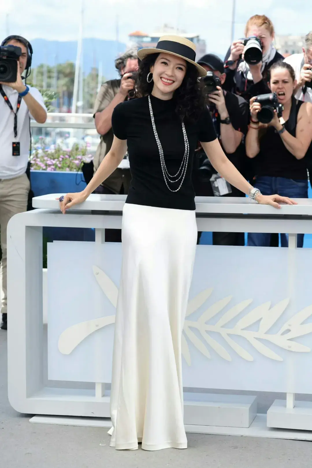 2021春夏街拍_春夏街拍衣服搭配图片_2024春夏时尚街拍图片