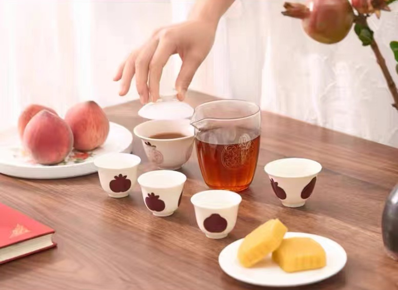 新年礼物送顾客_送礼品给顾客的话语_2024送顾客时尚礼物