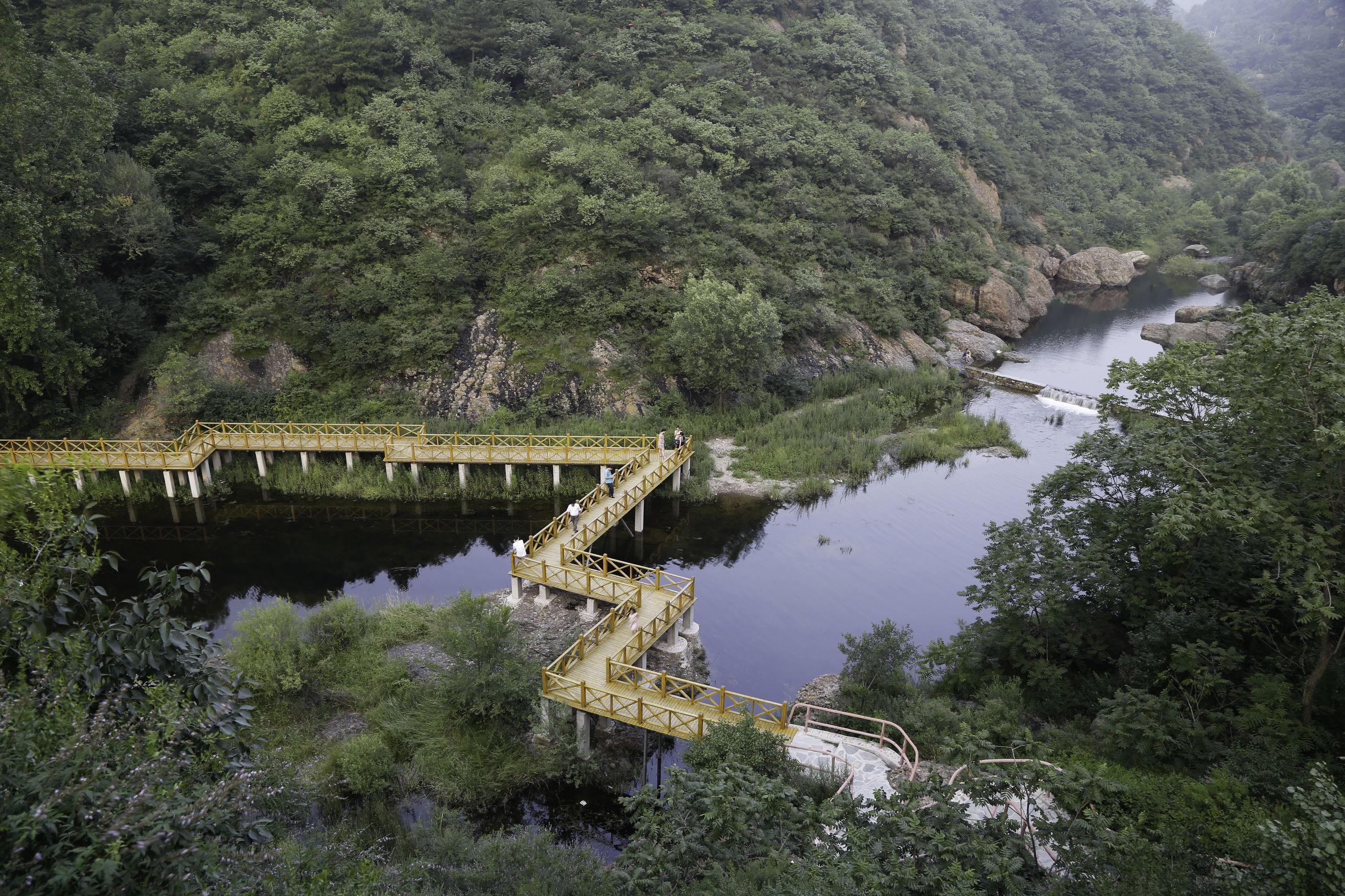 北京黑龙潭旅游攻略-北京龙潭景区(图5) 北京龙潭景区_北京黑龙潭旅游攻略_北京龙潭大峡谷风景区