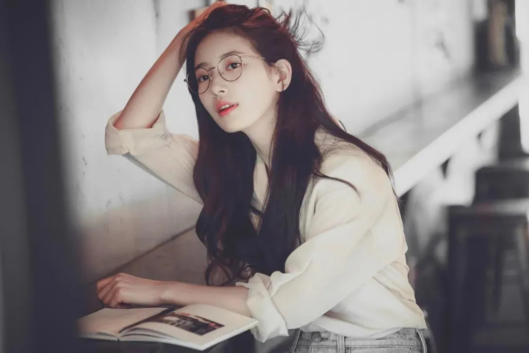 韩国明星时尚穿搭_明星时尚韩国女星是谁_韩国最时尚的女明星