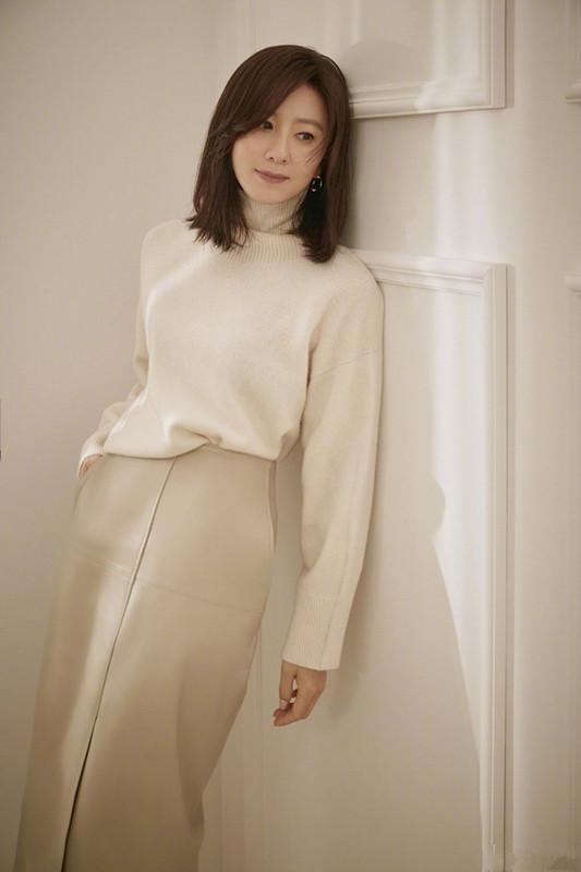 韩国最时尚的女明星-韩国女明星的穿搭(图3) 韩国明星时尚穿搭_韩国最时尚的女明星_韩国女明星的穿搭