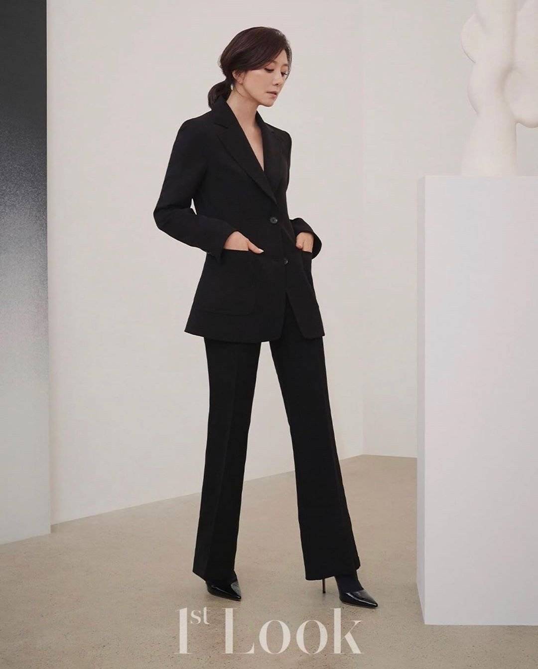 韩国最时尚的女明星-韩国女明星的穿搭(图7) 韩国明星时尚穿搭_韩国女明星的穿搭_韩国最时尚的女明星