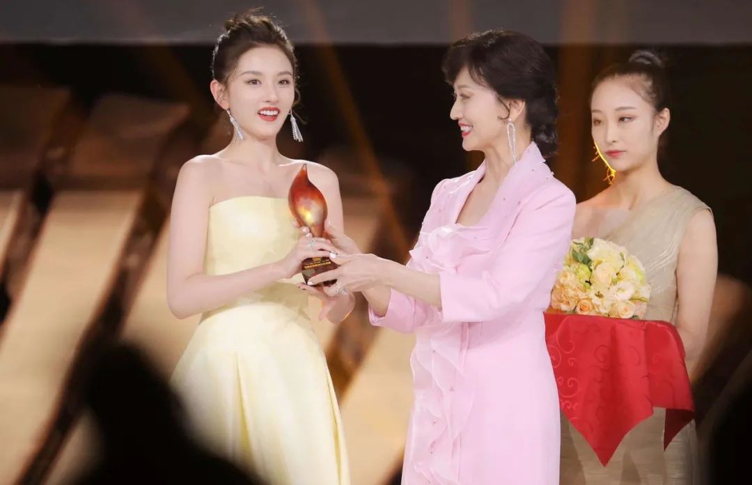 搜狐图片 时尚_狐搜时尚图片怎么弄_搜狐时尚2020