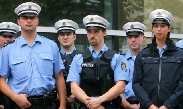 衬衫男士短袖时尚搭配_衬衫男短袖_男士时尚短袖衬衫