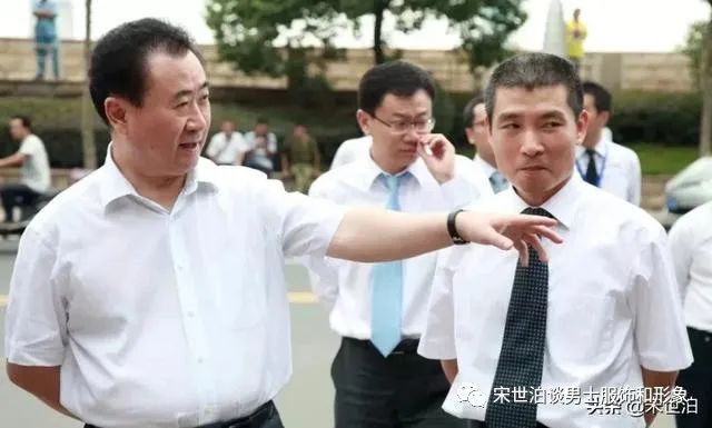 男士时尚短袖衬衫_衬衫男短袖_衬衫男士短袖时尚搭配