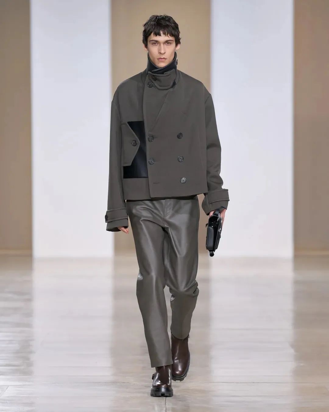 为什么巴黎是时尚之都-巴黎时装风格(图3) 巴黎时装_为什么巴黎是时尚之都_巴黎时装风格