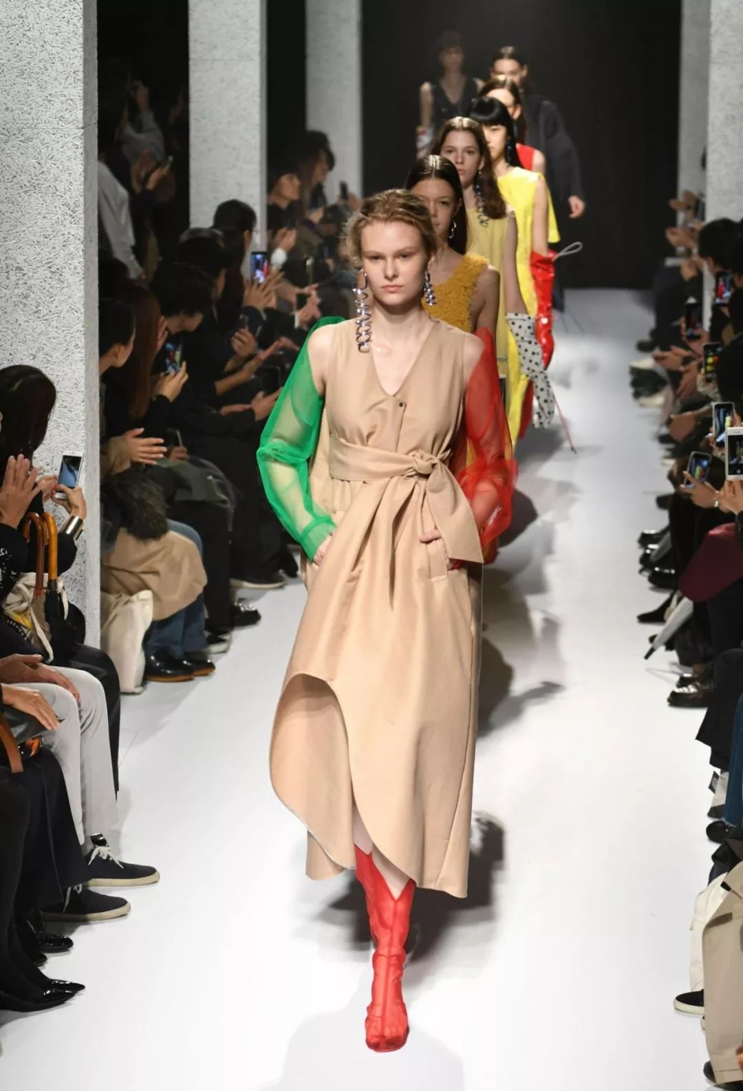 为什么巴黎是时尚之都_巴黎时装百科_巴黎时装风格