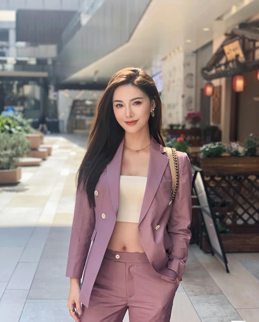 时尚色彩搭配_色彩搭配时尚图片_色彩搭配穿搭