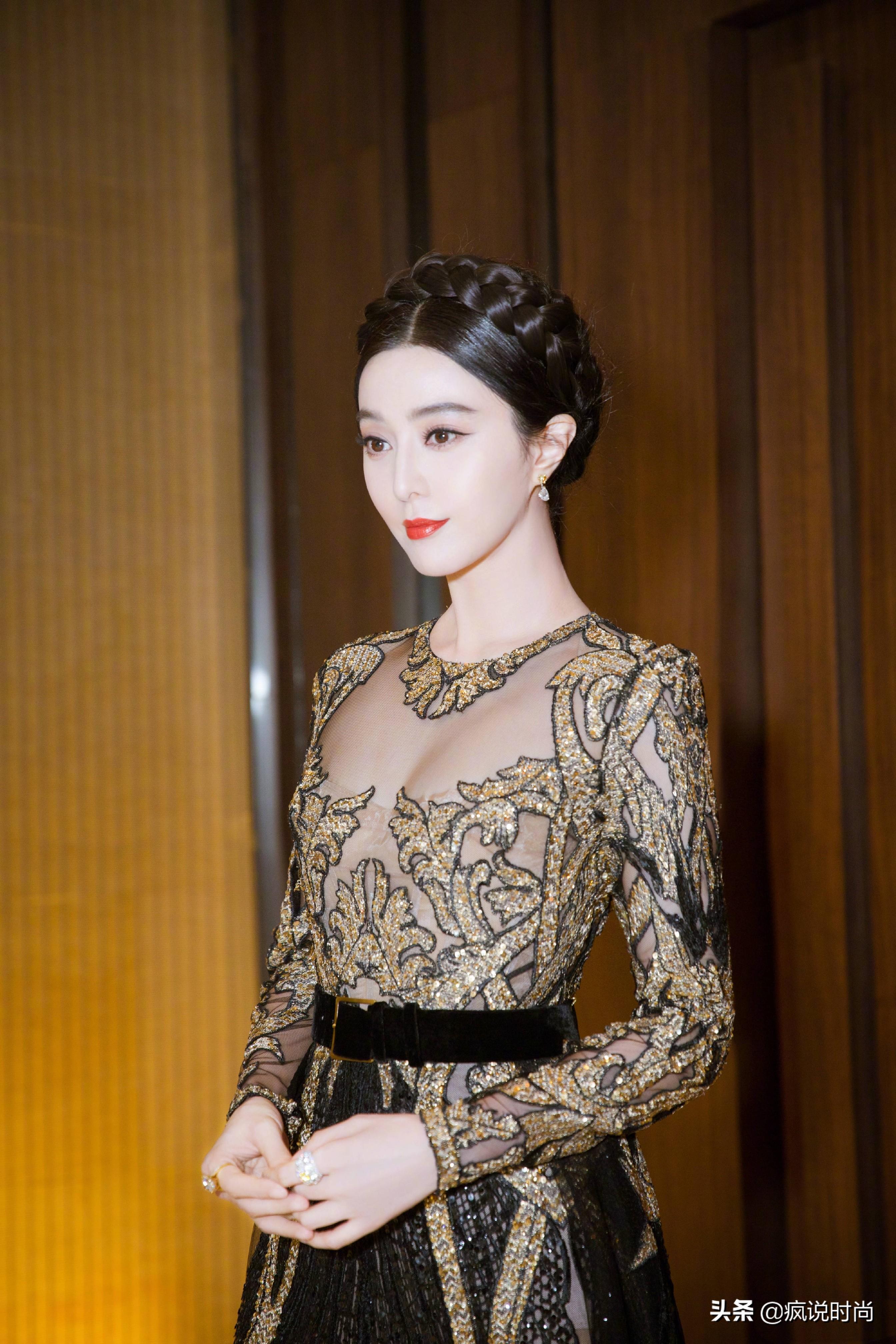 范冰冰时尚芭莎杂志封面_范冰冰 时尚_范冰冰时尚先生