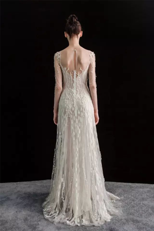 时尚新娘造型:婚纱礼服配饰化妆_婚纱化妆_新娘婚纱装