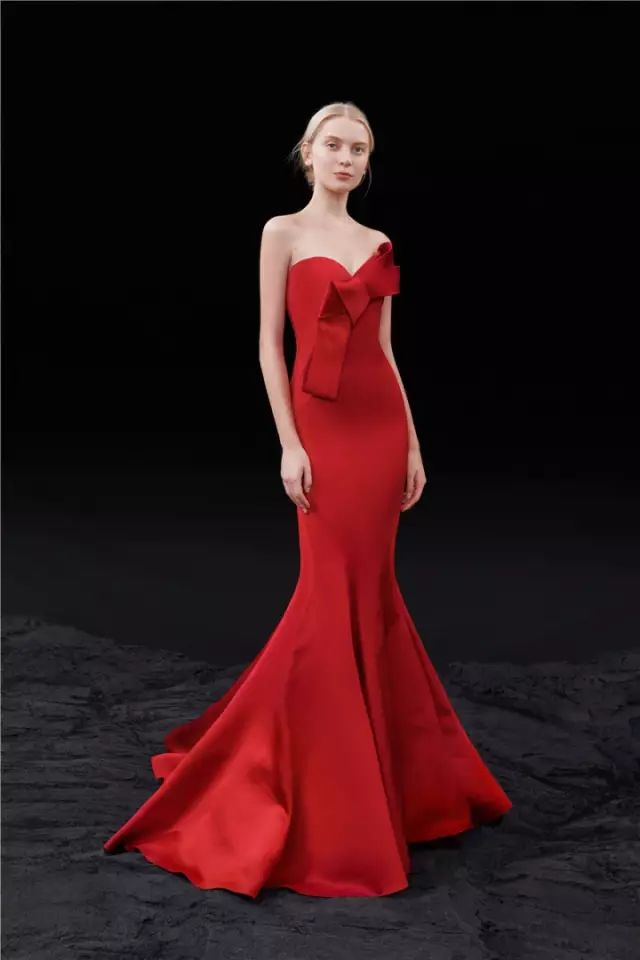 新娘婚纱装_时尚新娘造型:婚纱礼服配饰化妆_婚纱化妆