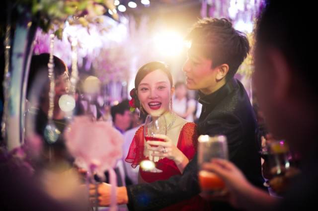 时尚新娘造型:婚纱礼服配饰化妆_婚纱化妆_新娘婚纱装