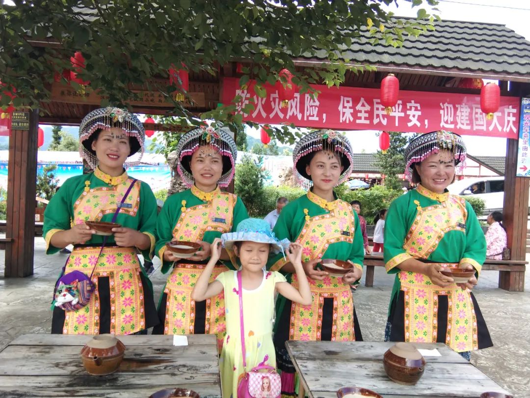 泸州到峨眉山旅游攻略-泸州到峨眉山2日(图74) 泸州到峨眉山有多少公里_泸州到峨眉山2日_泸州到峨眉山旅游攻略