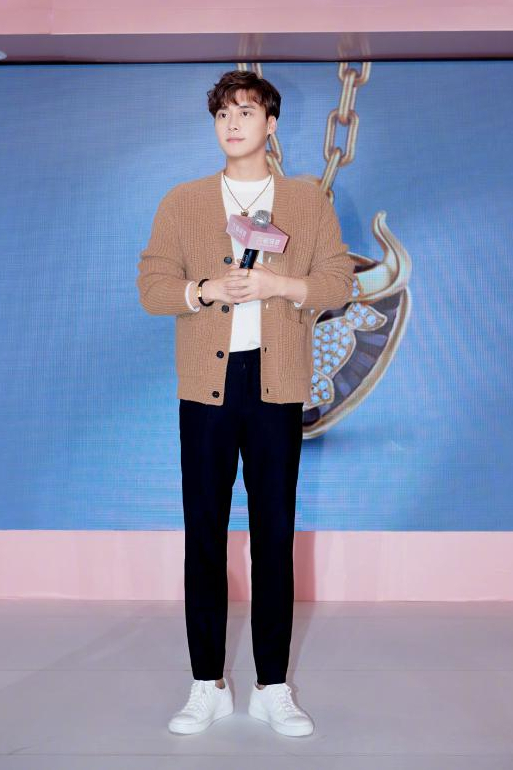 时尚男士着装搭配技巧-男士服装搭配技巧大全(图2) 男士着装有哪些要求_时尚男士着装搭配技巧_男士服装搭配技巧大全