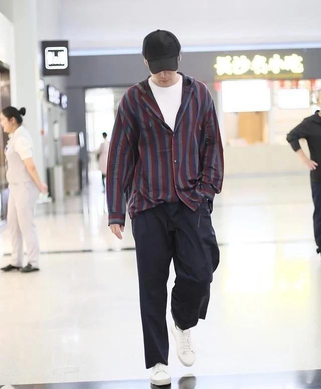 时尚男士着装搭配技巧-男士服装搭配技巧大全(图14) 男士服装搭配技巧大全_男士着装有哪些要求_时尚男士着装搭配技巧