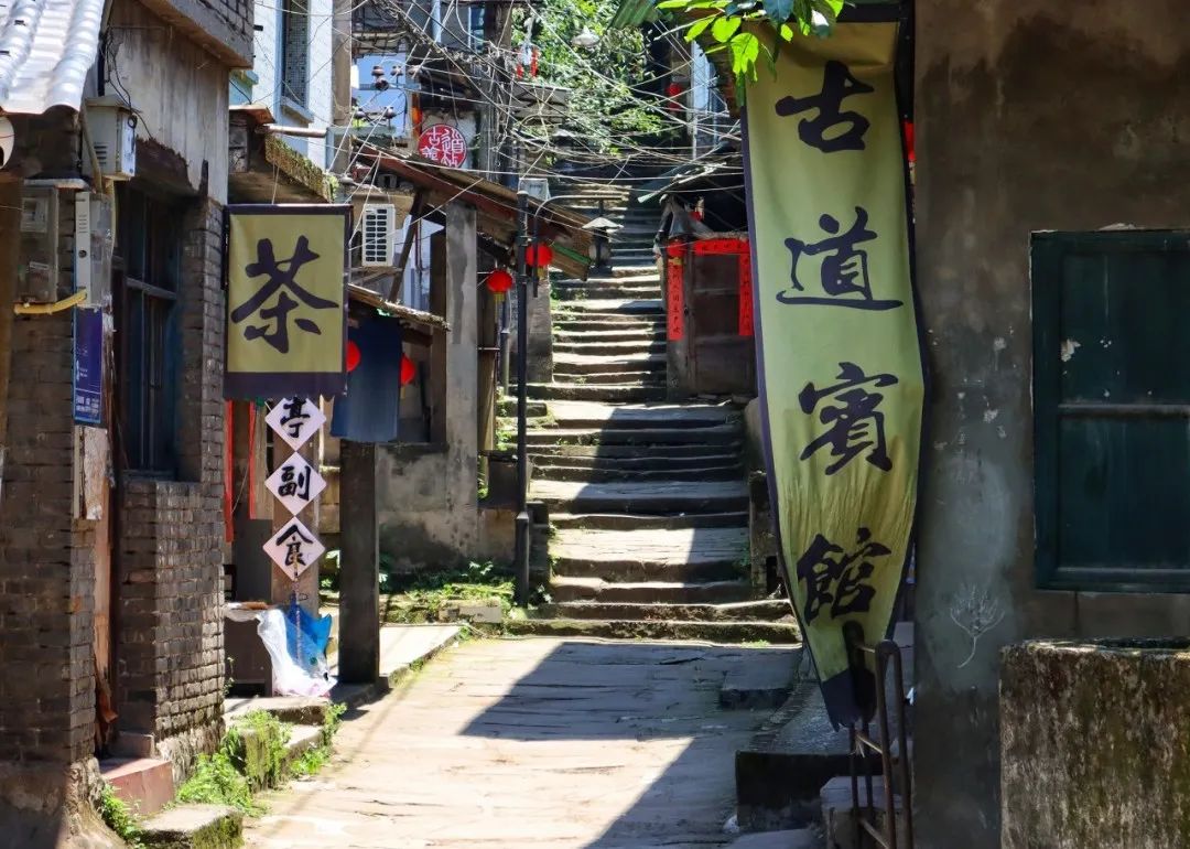 重庆一日旅游攻略-攻略重庆旅游的路线(图4) 重庆一日旅游攻略_攻略重庆旅游的路线_攻略重庆旅游景点路线