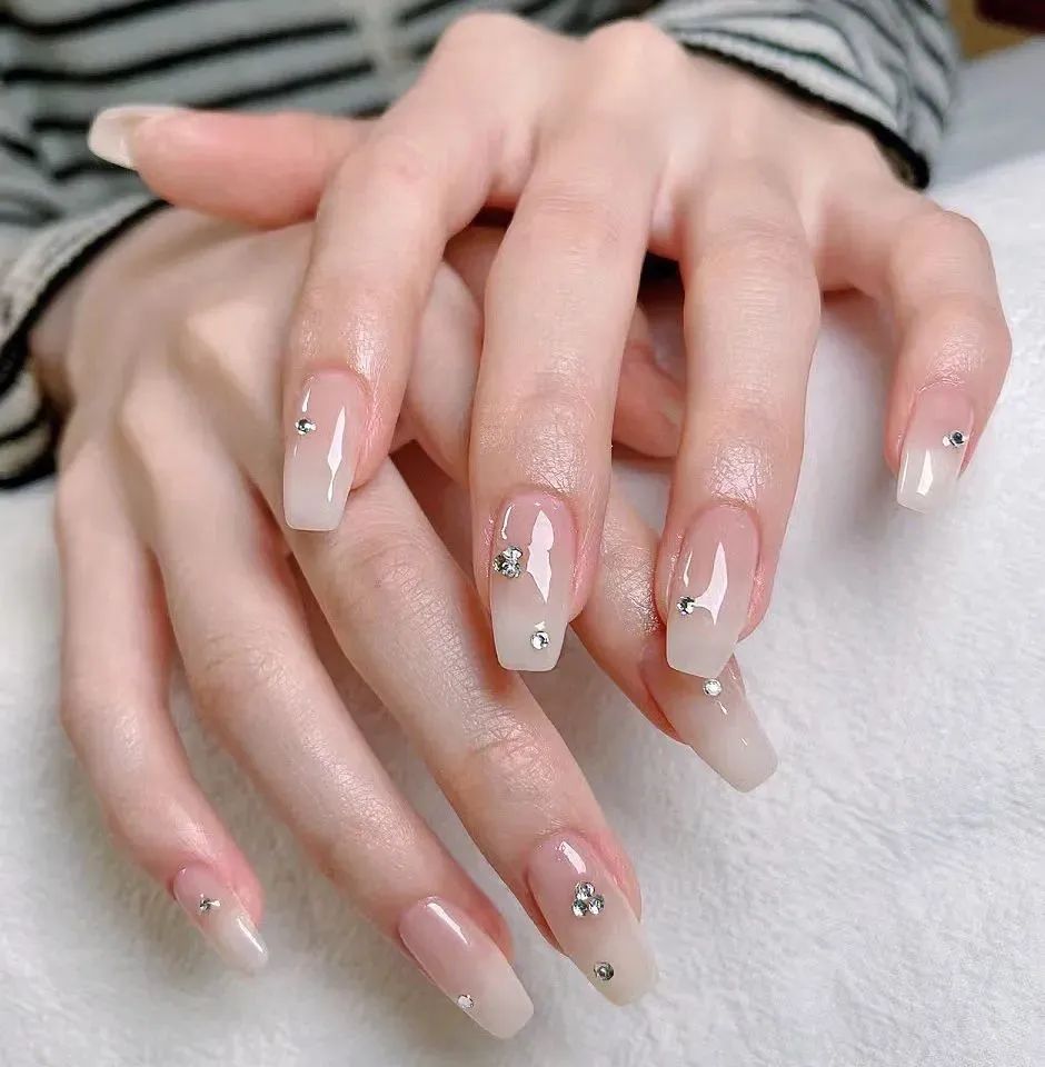 美甲时尚名字店点名怎么取_时尚一点的美甲店名字_美甲店名字推荐