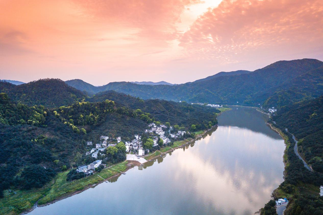 杭州九华山是干嘛的_杭州至九华山旅游攻略_攻略杭州旅游九华山路线