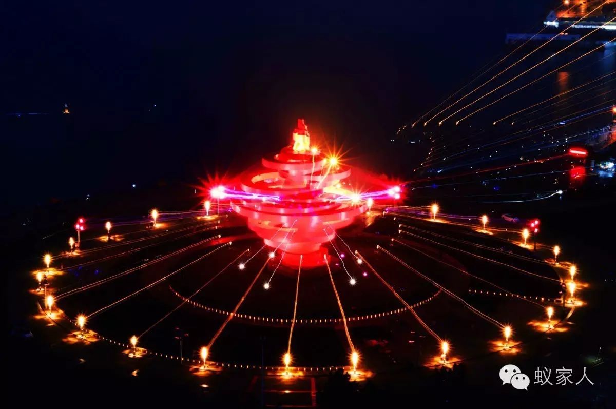 青岛栈桥旅游攻略_青岛攻略旅游栈桥图片_青岛旅游攻略必去景点栈桥