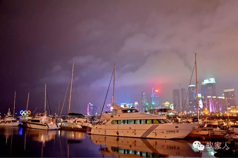 青岛旅游攻略必去景点栈桥_青岛栈桥旅游攻略_青岛攻略旅游栈桥图片