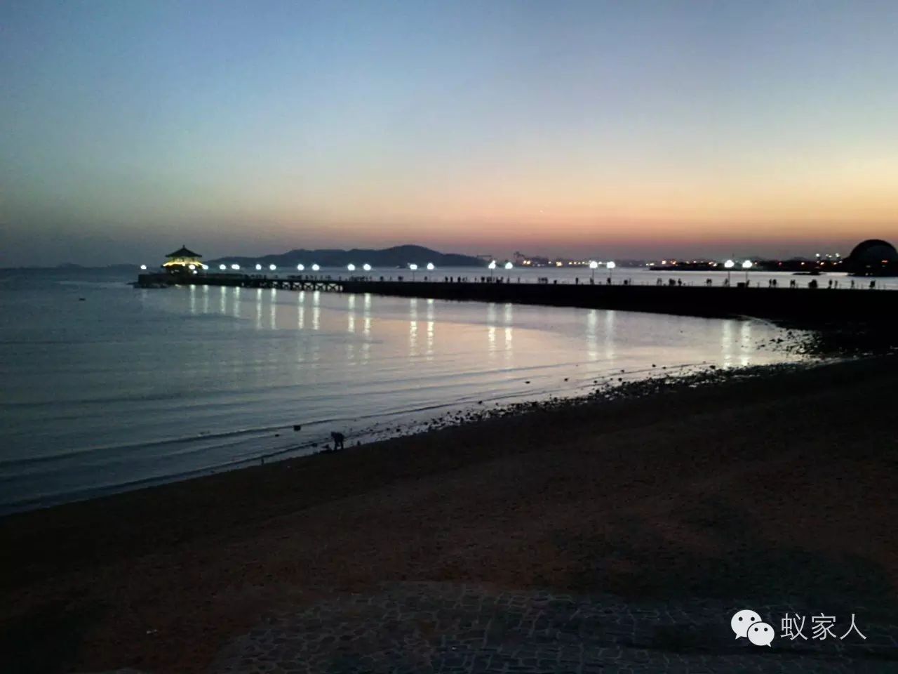 青岛旅游攻略必去景点栈桥_青岛栈桥旅游攻略_青岛攻略旅游栈桥图片