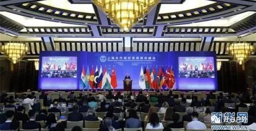 青岛栈桥旅游攻略-青岛旅游攻略必去景点栈桥(图14) 青岛栈桥旅游攻略_青岛攻略旅游栈桥图片_青岛旅游攻略必去景点栈桥