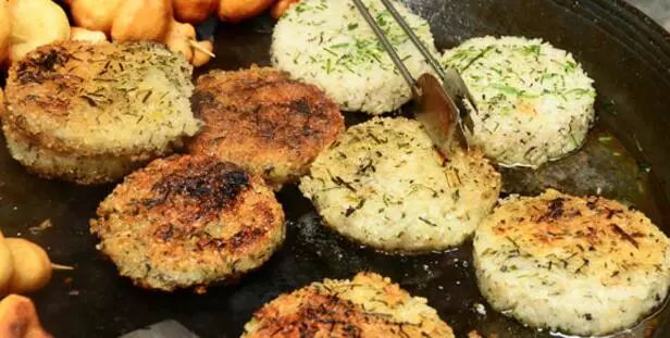 重庆到凤凰古镇旅游攻略_凤凰古镇回重庆沿途景点_凤凰古镇离重庆多少公里