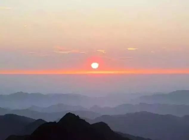 凤凰古镇回重庆沿途景点_重庆到凤凰古镇旅游攻略_凤凰古镇离重庆多少公里