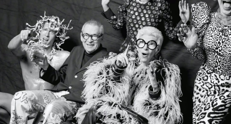 时尚奶奶发型_全球最时尚老奶奶_美国时尚奶奶linda