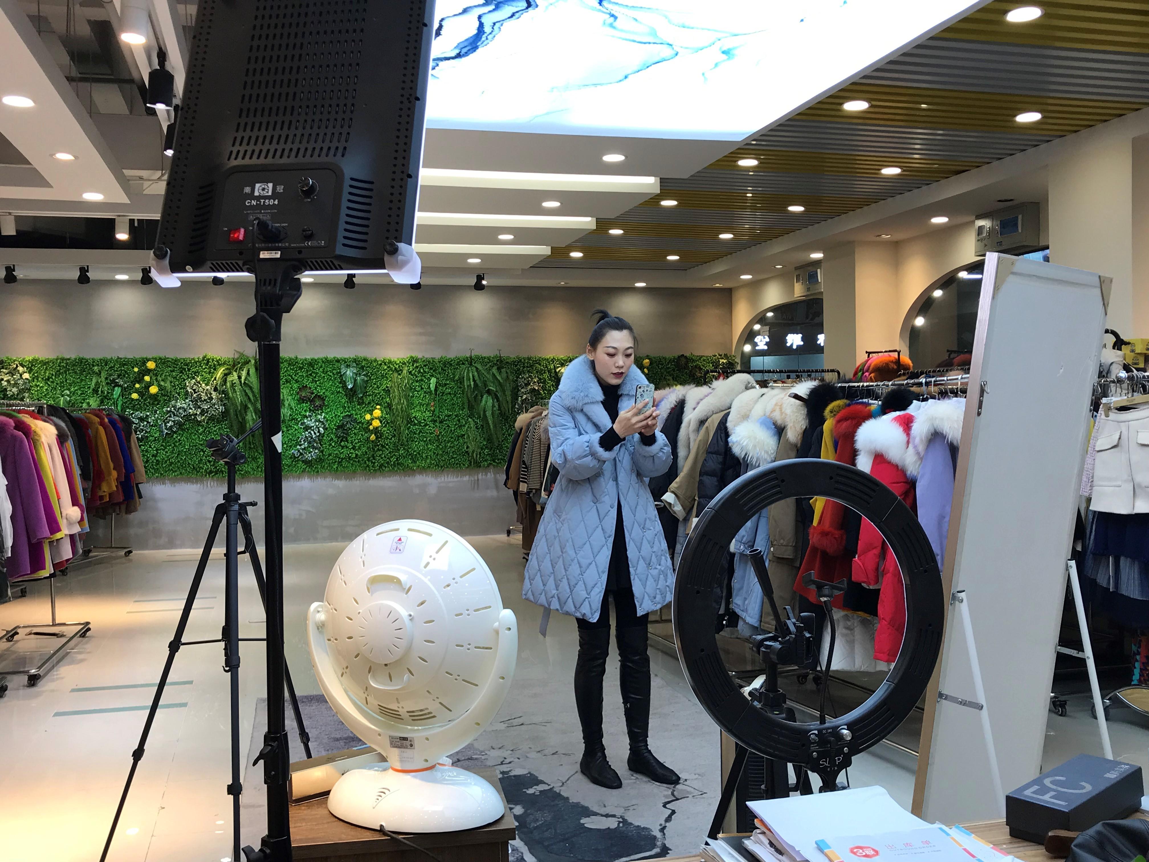 淘宝网时尚女马甲_时尚大码女装厂家直销_时尚大码女装淘宝店