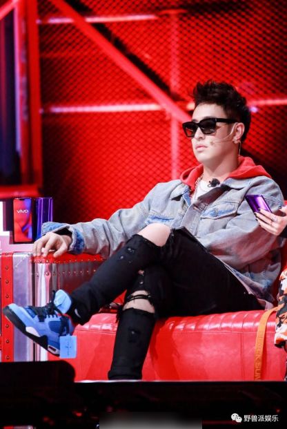 时尚搭配-中式马甲搭配时尚(图33) 中式马甲搭配时尚_搭配时尚话术_时尚搭配