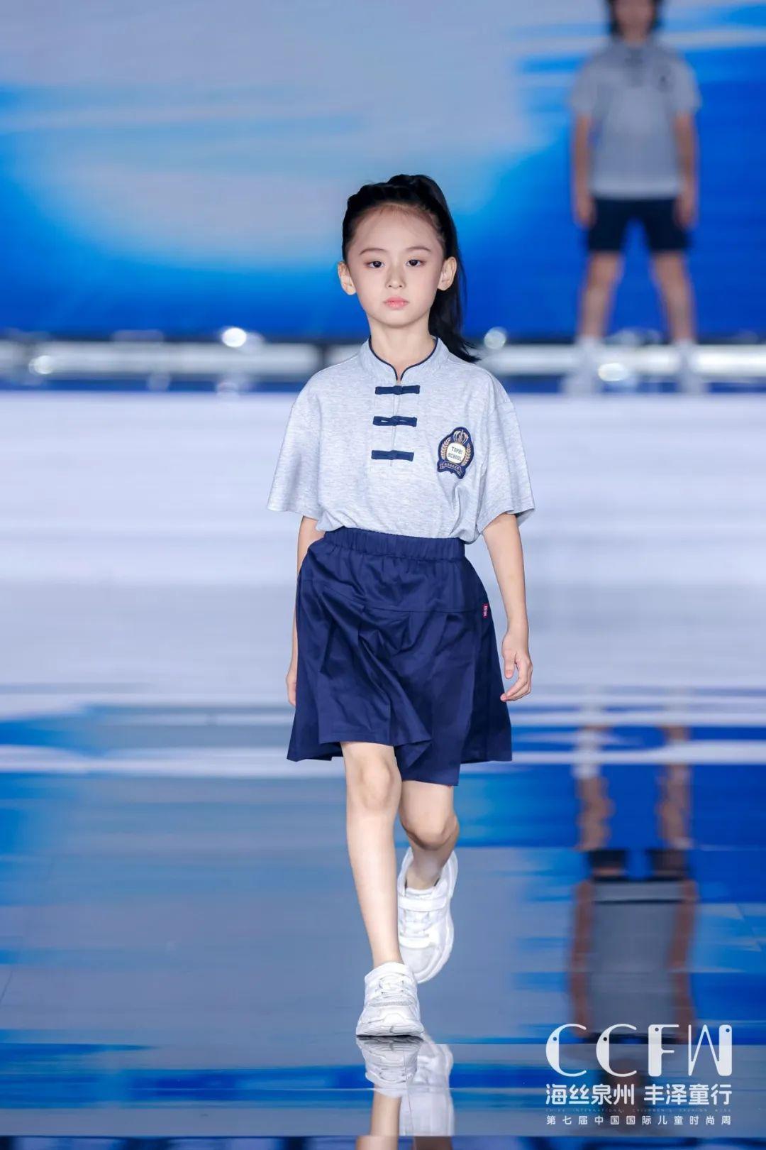儿童时尚服装秀-幼儿时装秀服装(图16) 幼儿时装秀服装_时装秀幼儿_儿童时尚服装秀