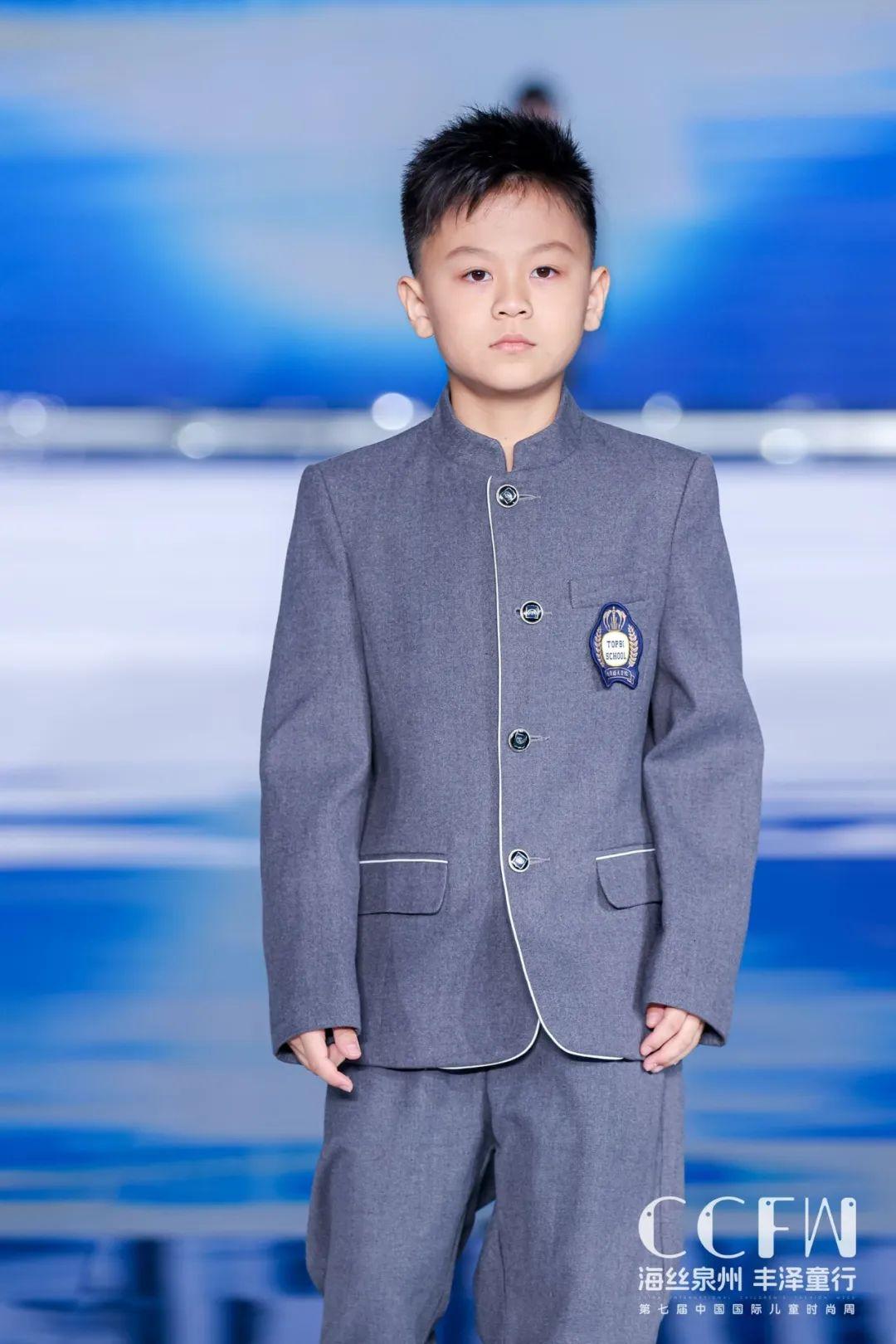 儿童时尚服装秀-幼儿时装秀服装(图17) 儿童时尚服装秀_时装秀幼儿_幼儿时装秀服装