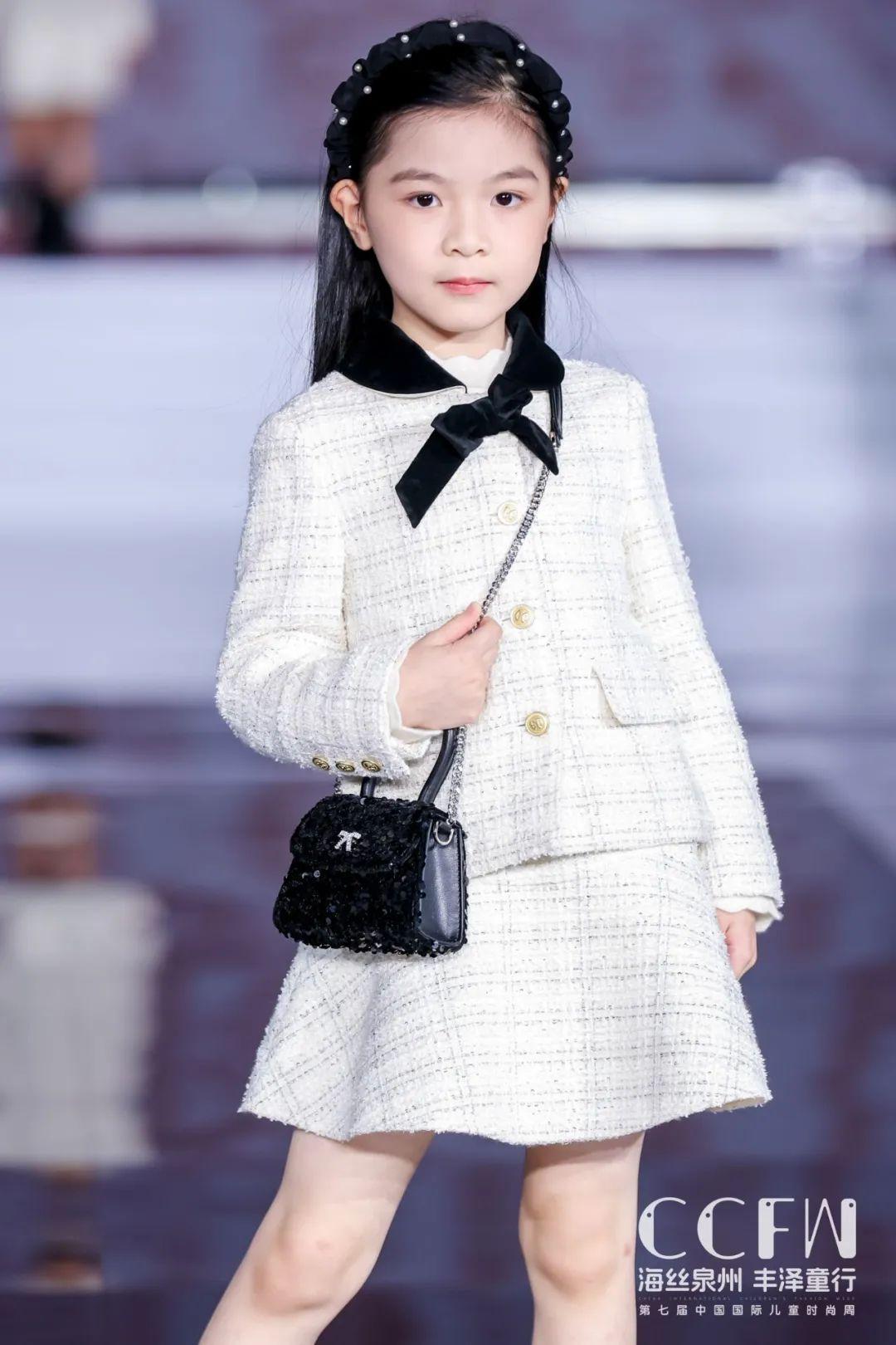 儿童时尚服装秀-幼儿时装秀服装(图4) 小孩时装秀衣服_幼儿时装秀服装_儿童时尚服装秀