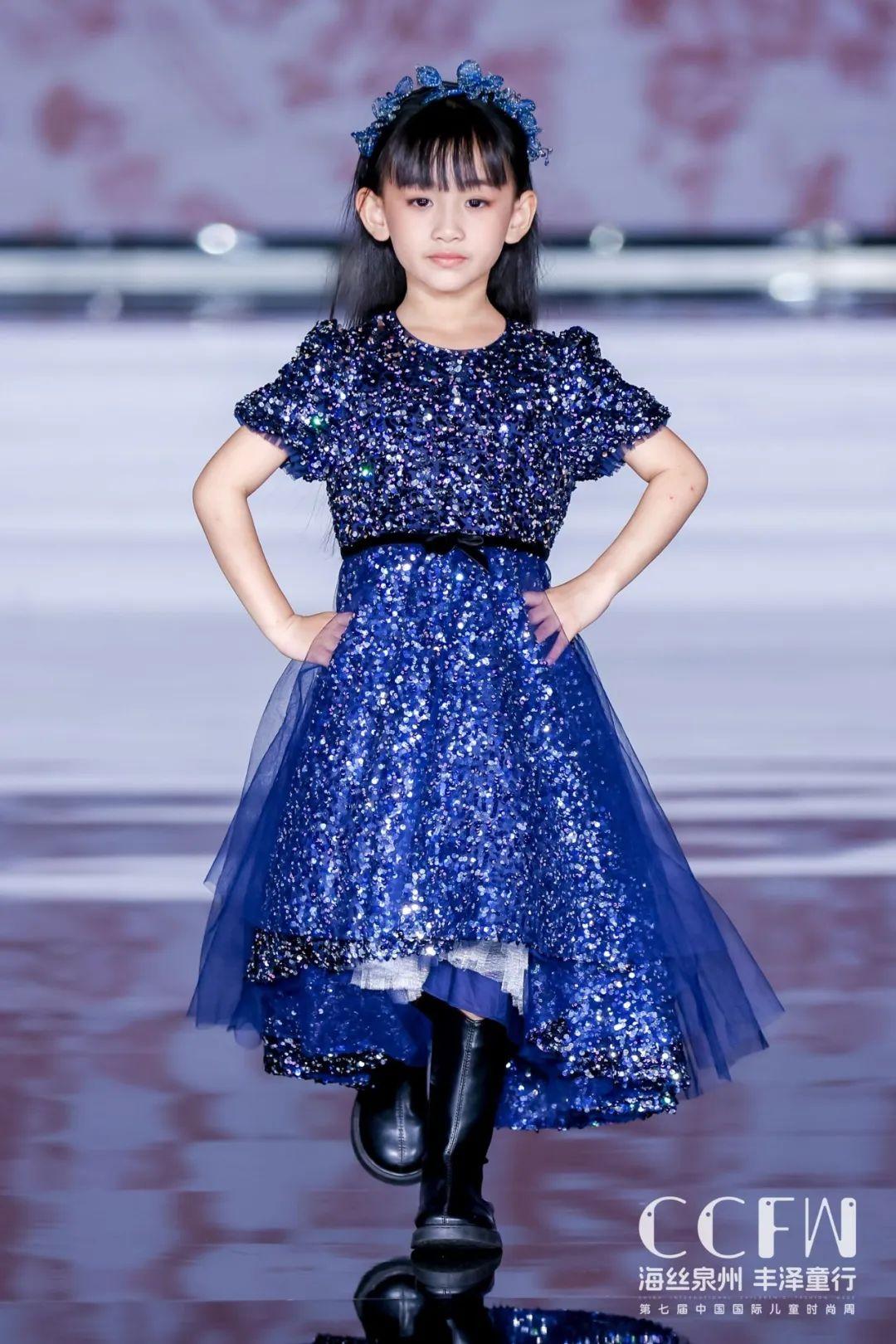 儿童时尚服装秀-幼儿时装秀服装(图10) 小孩时装秀衣服_儿童时尚服装秀_幼儿时装秀服装