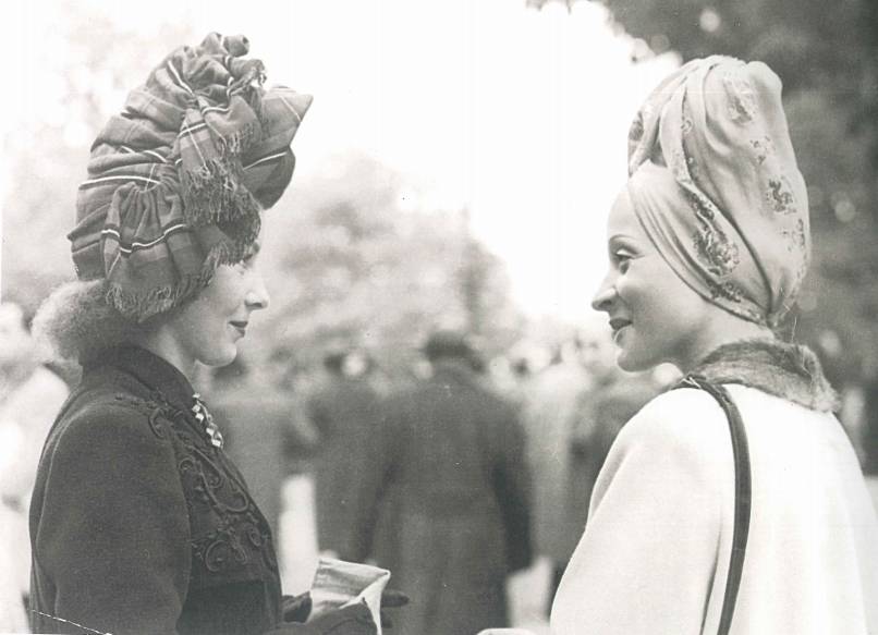 时尚女士马裤-女款马裤(图21) 时尚女士马裤_女士时尚马裤图片_女款马裤