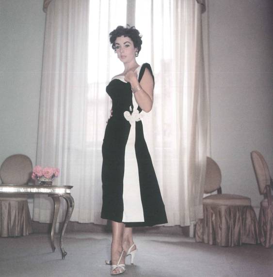 时尚女士马裤-女款马裤(图24) 女款马裤_时尚女士马裤_女士时尚马裤图片