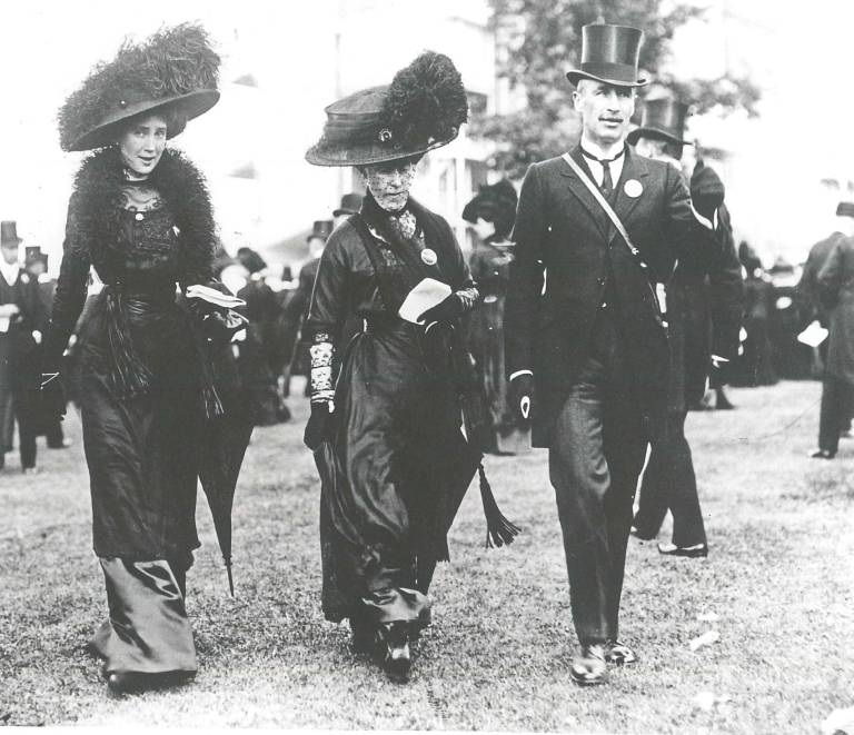 时尚女士马裤-女款马裤(图4) 时尚女士马裤_女士时尚马裤图片_女款马裤