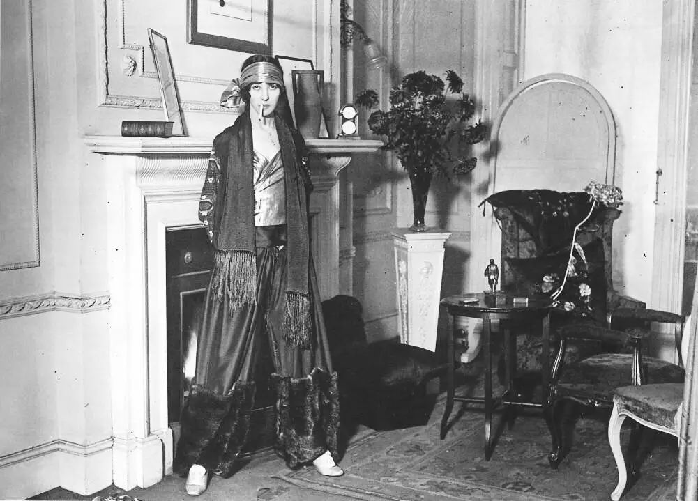 时尚女士马裤-女款马裤(图8) 女款马裤_时尚女士马裤_女士时尚马裤图片