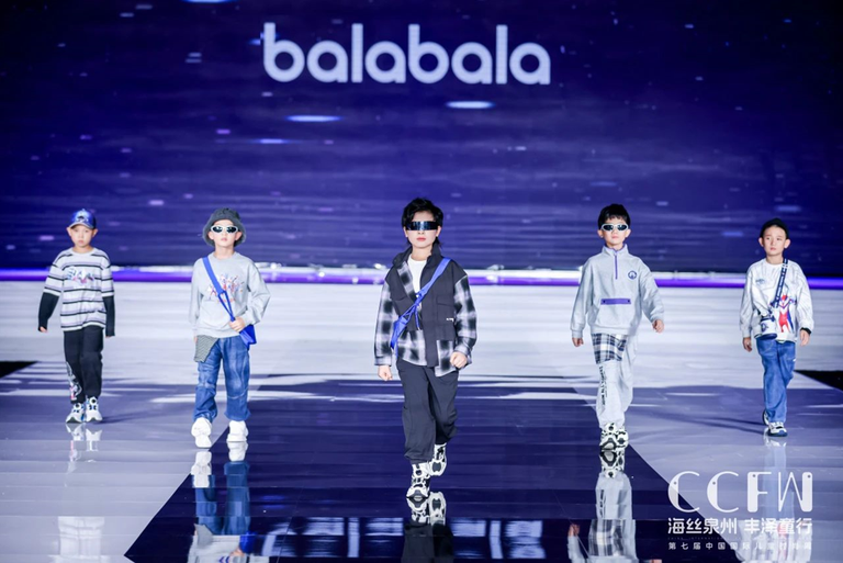 儿童时尚服装秀-幼儿时装秀服装视频(图2) 儿童时尚服装秀_时装秀幼儿_幼儿时装秀服装视频