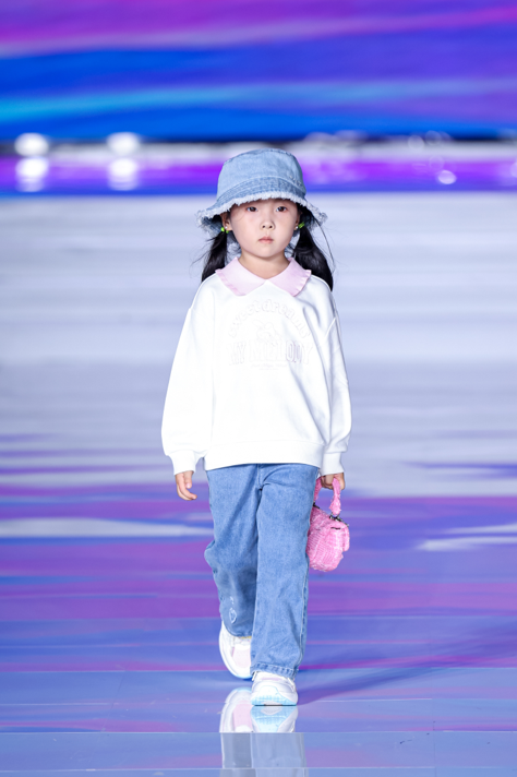 儿童时尚服装秀-幼儿时装秀服装视频(图12) 儿童时尚服装秀_幼儿时装秀服装视频_时装秀幼儿