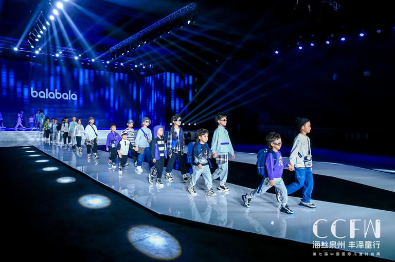 儿童时尚服装秀-幼儿时装秀服装视频(图15) 儿童时尚服装秀_幼儿时装秀服装视频_时装秀幼儿