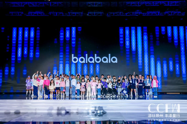 儿童时尚服装秀-幼儿时装秀服装视频(图16) 时装秀幼儿_儿童时尚服装秀_幼儿时装秀服装视频