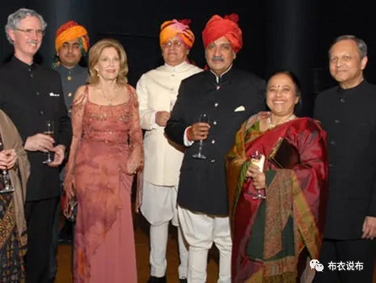 时尚女士马裤-女士时尚马裤图片(图22) 女士时尚马裤图片_女款马裤_时尚女士马裤