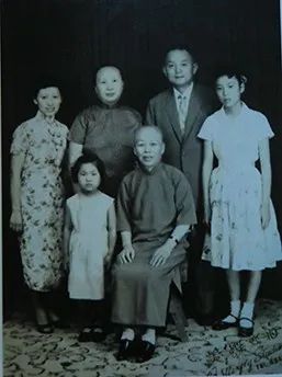 时尚女士马裤-女款马裤(图2) 时尚女士马裤_女款马裤_女士时尚马裤图片大全