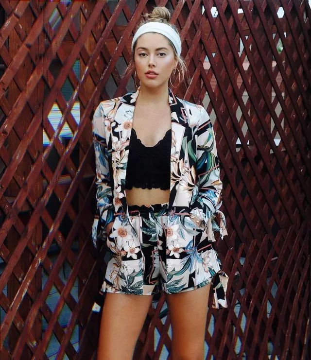 白色时尚背景_白色时尚音乐节_白色时尚