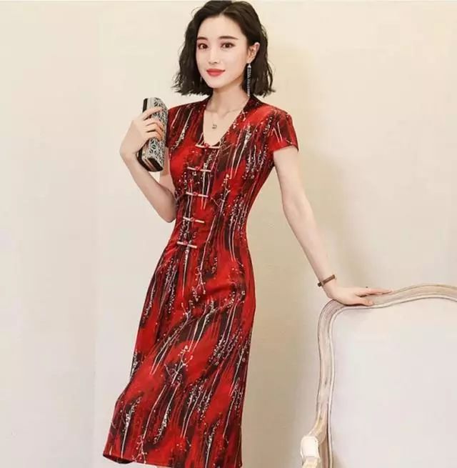 时尚气质女装_气质时尚女装品牌_气质时尚女装图片