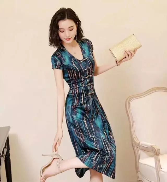 气质时尚女装图片_气质时尚女装品牌_时尚气质女装