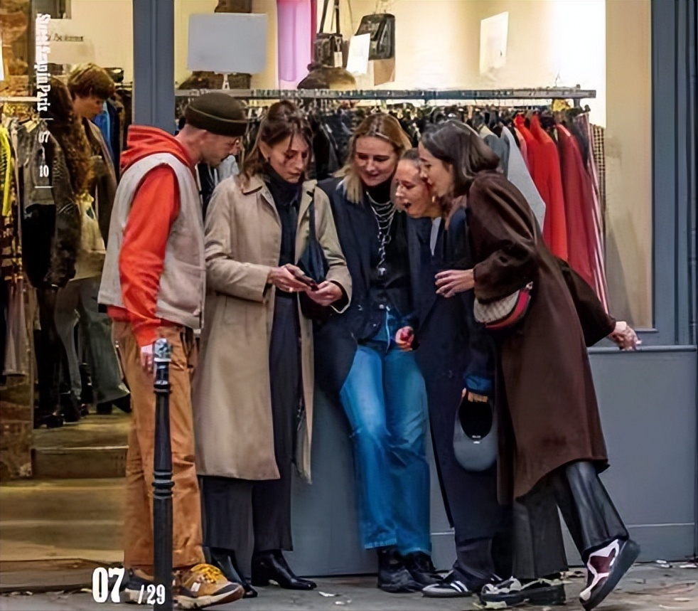 时尚街拍-时尚街拍(图11) 时尚街拍_时尚街拍_时尚街拍